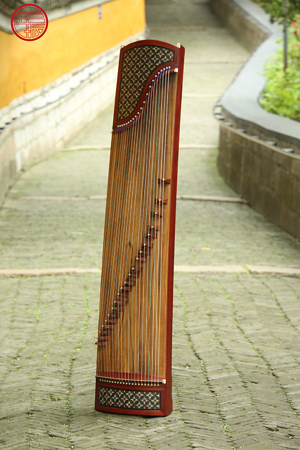 188l 落英缤纷 - 往期筝系列 - 玉振古筝 - 40年技术沉淀,铸就扬州筝